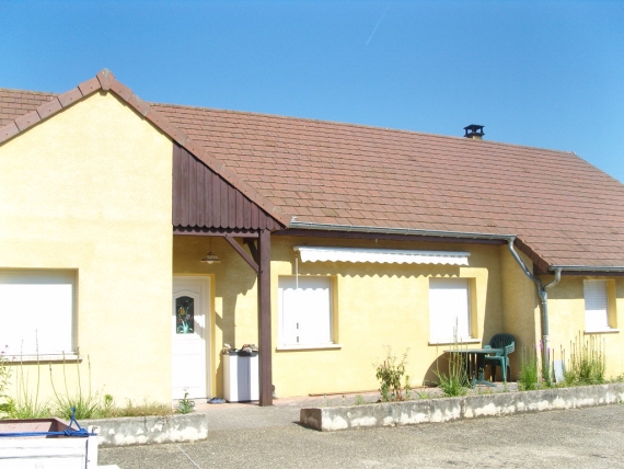 Maison 4 chambres , garage et jardin