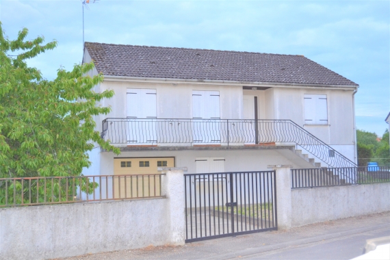 maison sur sous sol, 3 chambres et jardin clos