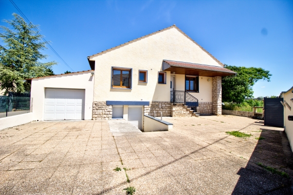 Maison a 20 mn de dijon sur sous-sol 4 chambres avec jardin