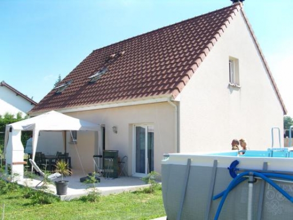 Maison 2010, 5 chambres, mezzanine, garage et jardin
