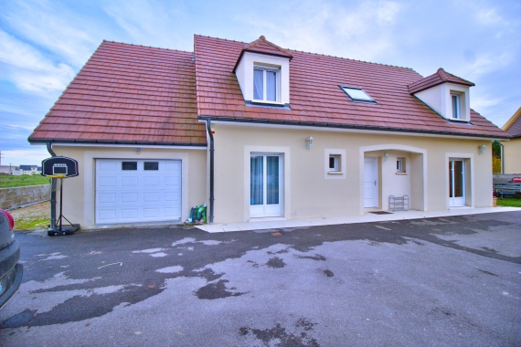 Maison 8 pieces 5 chambres 190 m²
