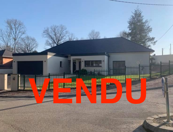 Maison de 194 m², 4 chambres( 2 parentale), double garage ,atelier ,piscine