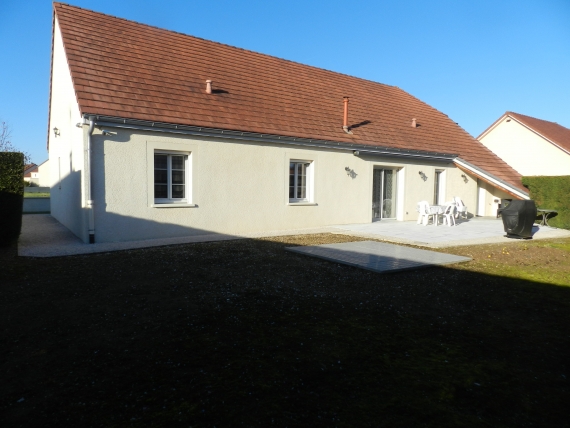 Maison de plain pied 4 chambres (1 parentale) jardin double garage