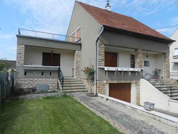 Maison 115 m² sur sous sol complet, 3 chambres, bureau et jardin de 1737 m²