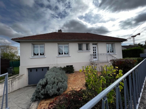 Maison 5 pièces de 90 m² sur deux niveaux,